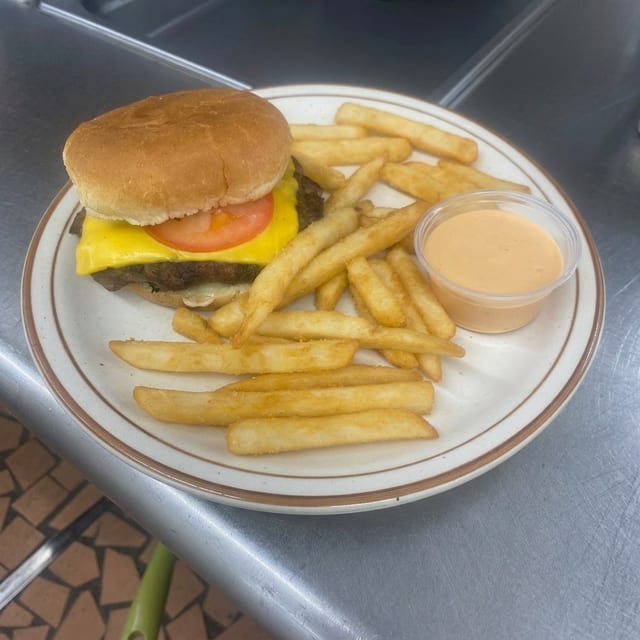 Kids Cheeseburger.