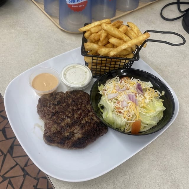 Hamburger Plate with FF & Side Salad.